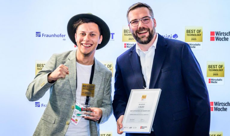 Thomas Steinmetz und Michael Feygelmann freuen sich über den ersten Platz beim Best of Technology Award